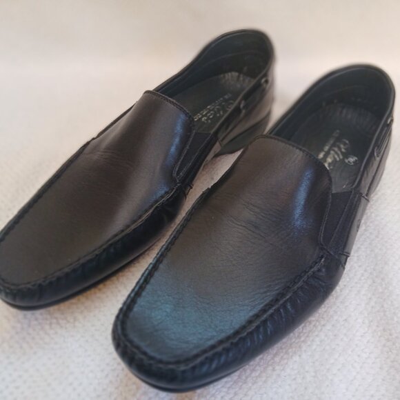 Mens all leather slip on loafers. - Picture 1 of 6